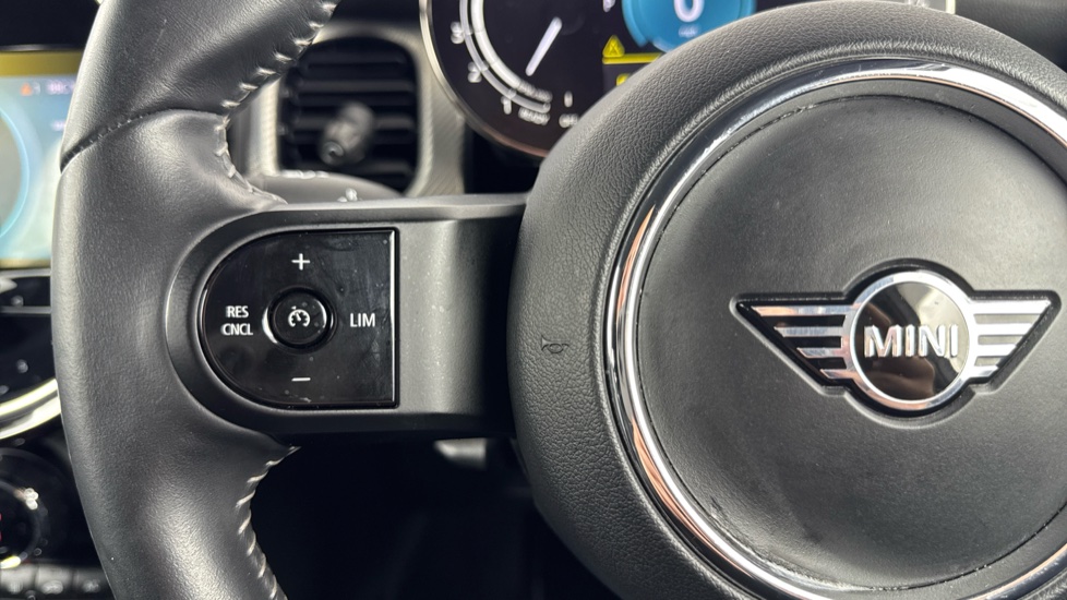 MINI Hatchback 1.5 Cooper Exclusive Premium 5dr Auto Petrol Hatchback - Image 17
