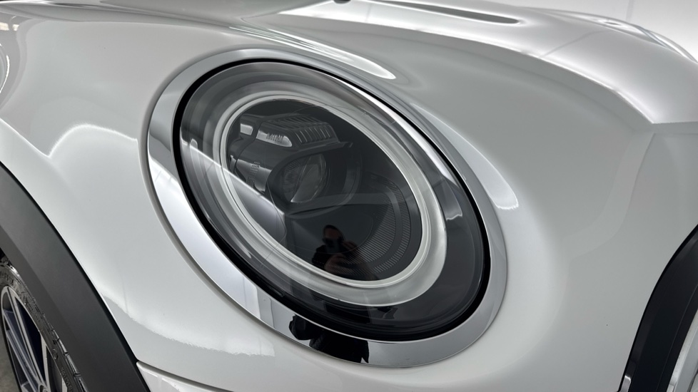 MINI Hatchback 1.5 Cooper Exclusive Premium 5dr Auto Petrol Hatchback - Image 23