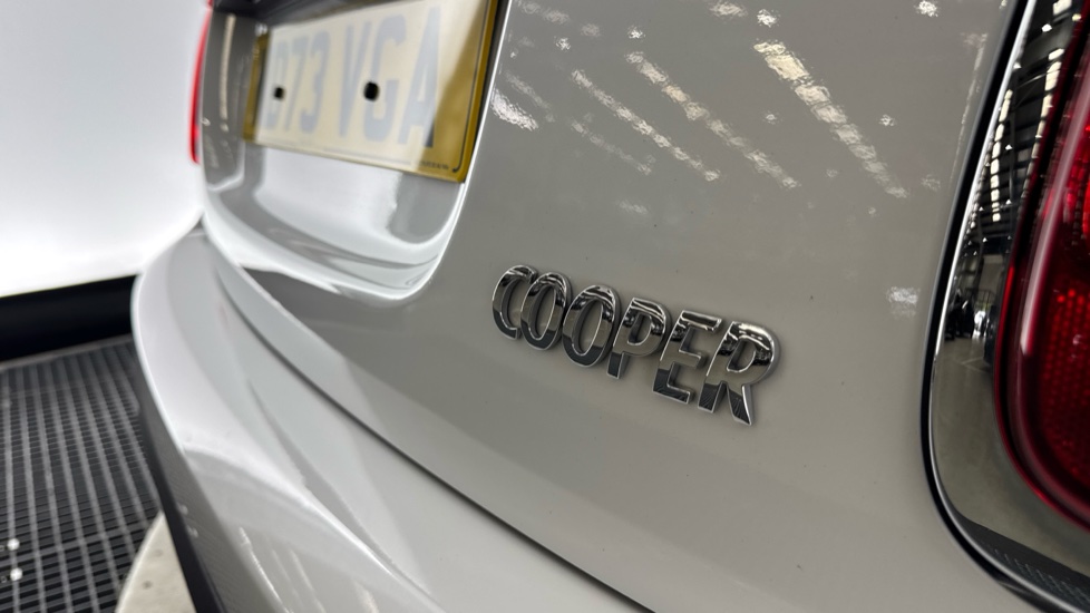 MINI Hatchback 1.5 Cooper Exclusive Premium 5dr Auto Petrol Hatchback - Image 24