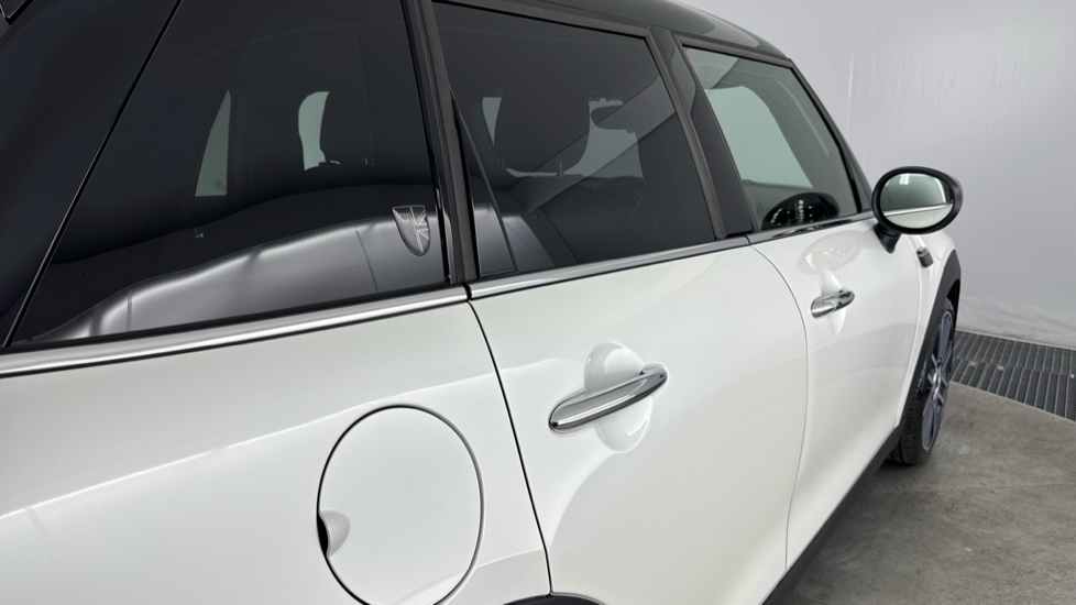 MINI Hatchback 1.5 Cooper Exclusive Premium 5dr Auto Petrol Hatchback - Image 26