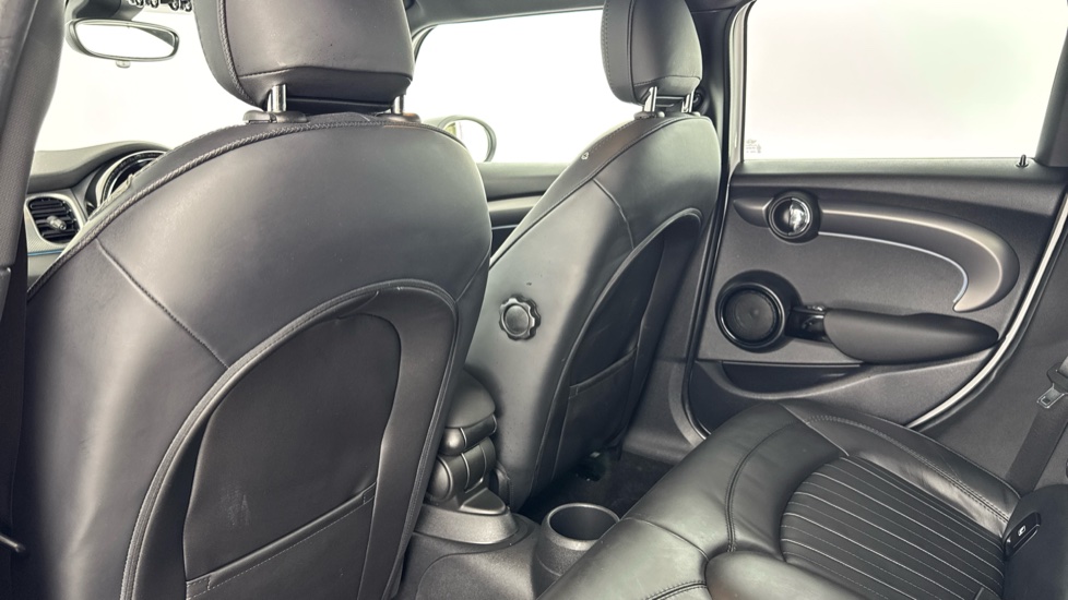 MINI Hatchback 1.5 Cooper Exclusive Premium 5dr Auto Petrol Hatchback - Image 34