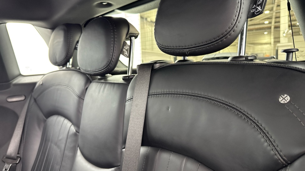 MINI Hatchback 1.5 Cooper Exclusive Premium 5dr Auto Petrol Hatchback - Image 37