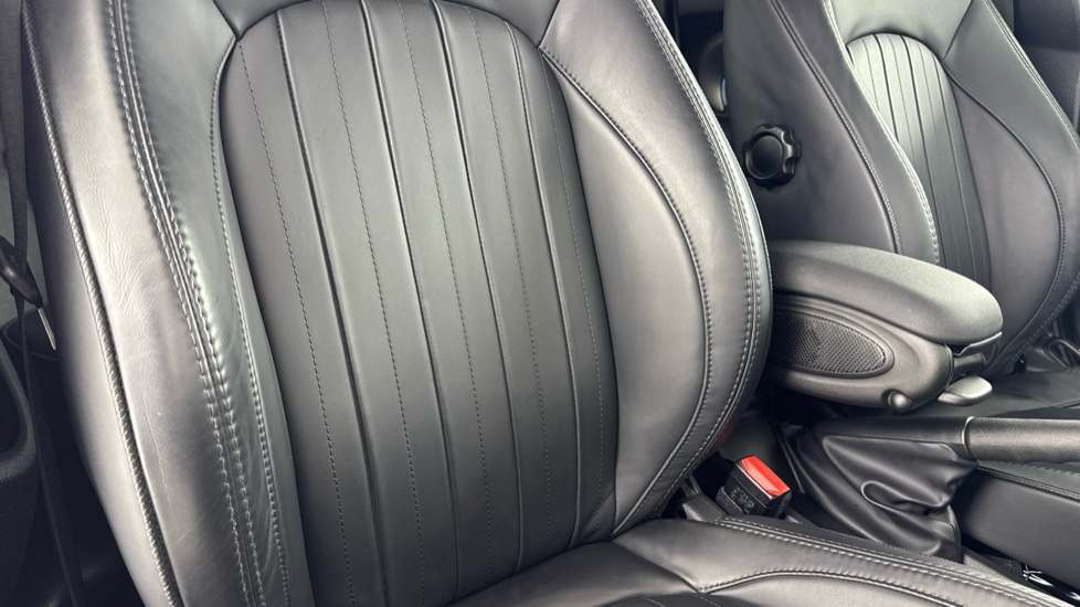 MINI Hatchback 1.5 Cooper Exclusive Premium 5dr Auto Petrol Hatchback - Image 41