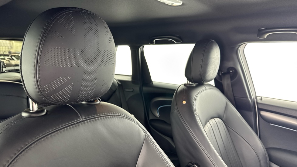 MINI Hatchback 1.5 Cooper Exclusive Premium 5dr Auto Petrol Hatchback - Image 42