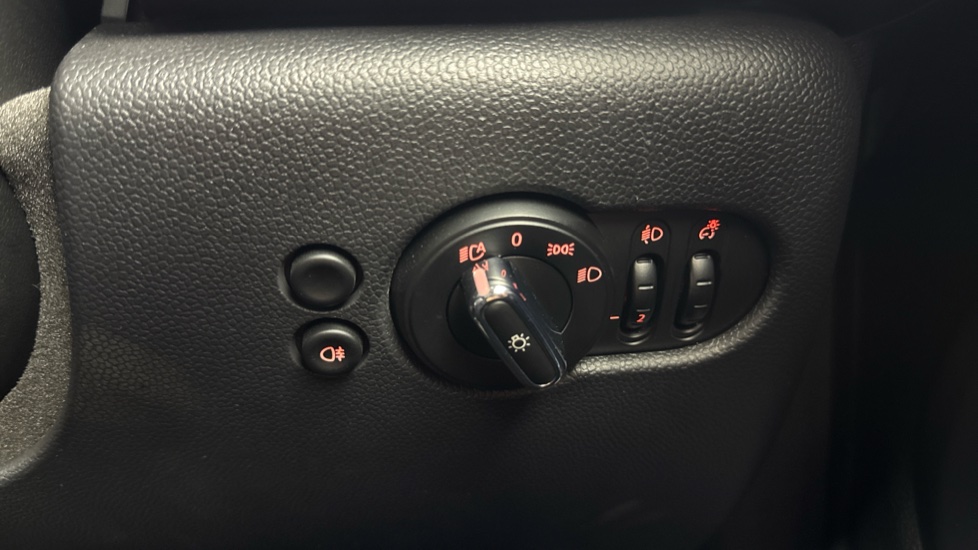 MINI Hatchback 1.5 Cooper Exclusive Premium 5dr Auto Petrol Hatchback - Image 49