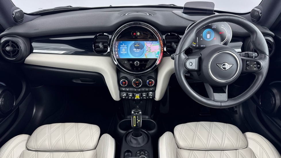 MINI Hatchback 135kW Cooper S Level 3 33kWh 3dr Auto Electric Hatchback - Image 4