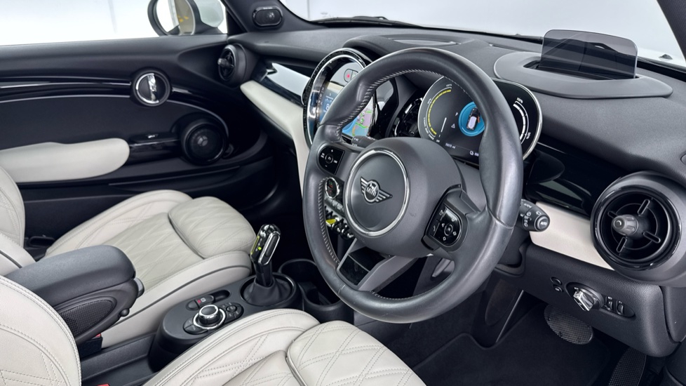 MINI Hatchback 135kW Cooper S Level 3 33kWh 3dr Auto Electric Hatchback - Image 6
