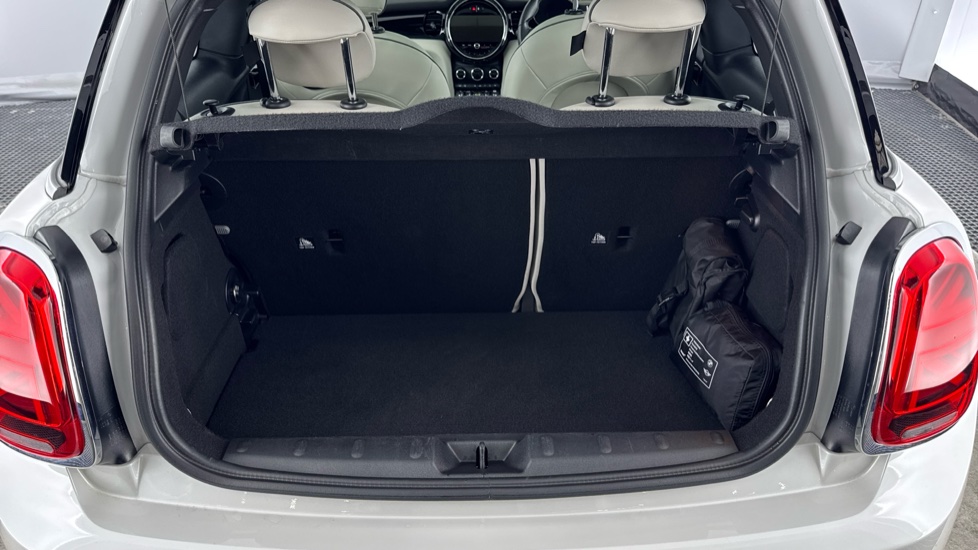 MINI Hatchback 135kW Cooper S Level 3 33kWh 3dr Auto Electric Hatchback - Image 13