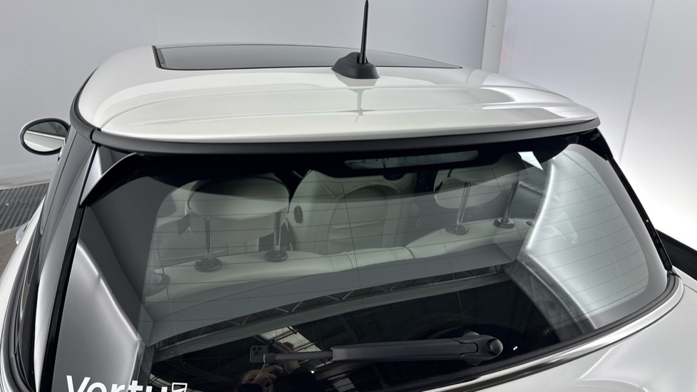MINI Hatchback 135kW Cooper S Level 3 33kWh 3dr Auto Electric Hatchback - Image 27