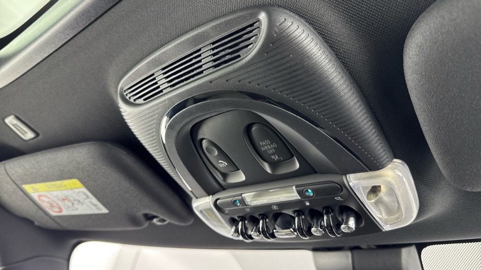 MINI Hatchback 135kW Cooper S Level 3 33kWh 3dr Auto Electric Hatchback - Image 51