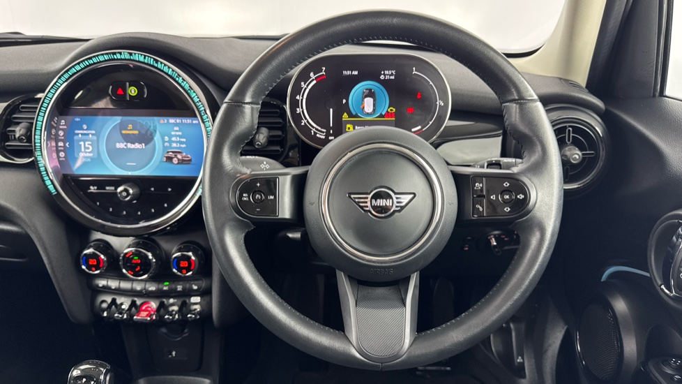 MINI Hatchback 1.5 Cooper Classic II 5dr Petrol Hatchback - Image 5
