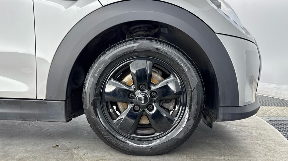 MINI Hatchback 1.5 Cooper Classic II 5dr Petrol Hatchback - Image 14