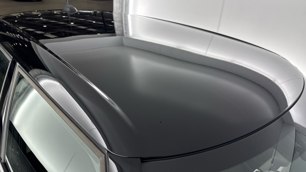 MINI Hatchback 1.5 Cooper Classic II 5dr Petrol Hatchback - Image 21