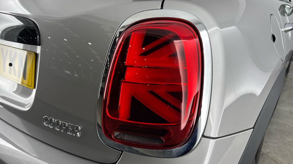 MINI Hatchback 1.5 Cooper Classic II 5dr Petrol Hatchback - Image 22