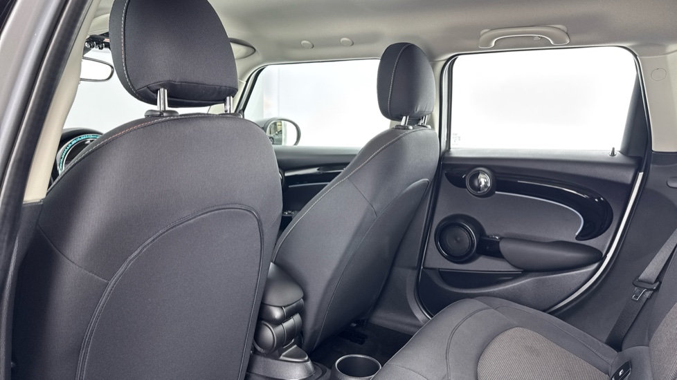 MINI Hatchback 1.5 Cooper Classic II 5dr Petrol Hatchback - Image 33