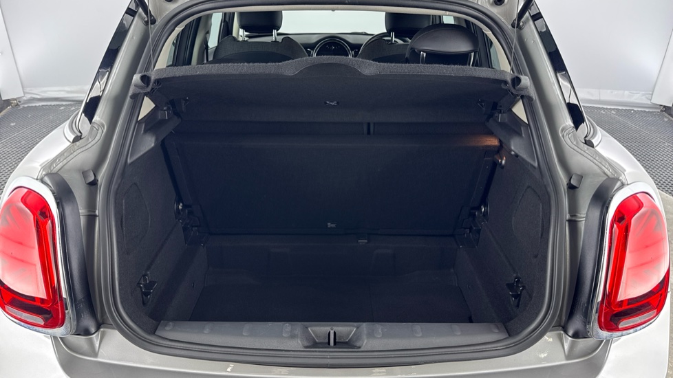 MINI Hatchback 1.5 Cooper Classic Premium 5dr Auto Petrol Hatchback - Image 13
