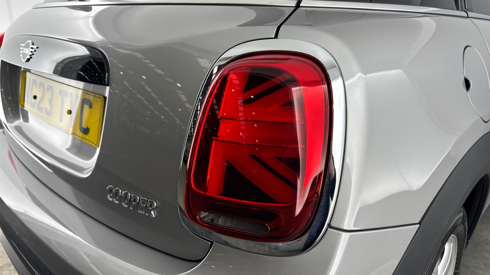 MINI Hatchback 1.5 Cooper Classic Premium 5dr Auto Petrol Hatchback - Image 22