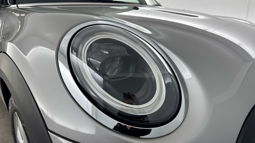 MINI Hatchback 1.5 Cooper Classic Premium 5dr Auto Petrol Hatchback - Image 23
