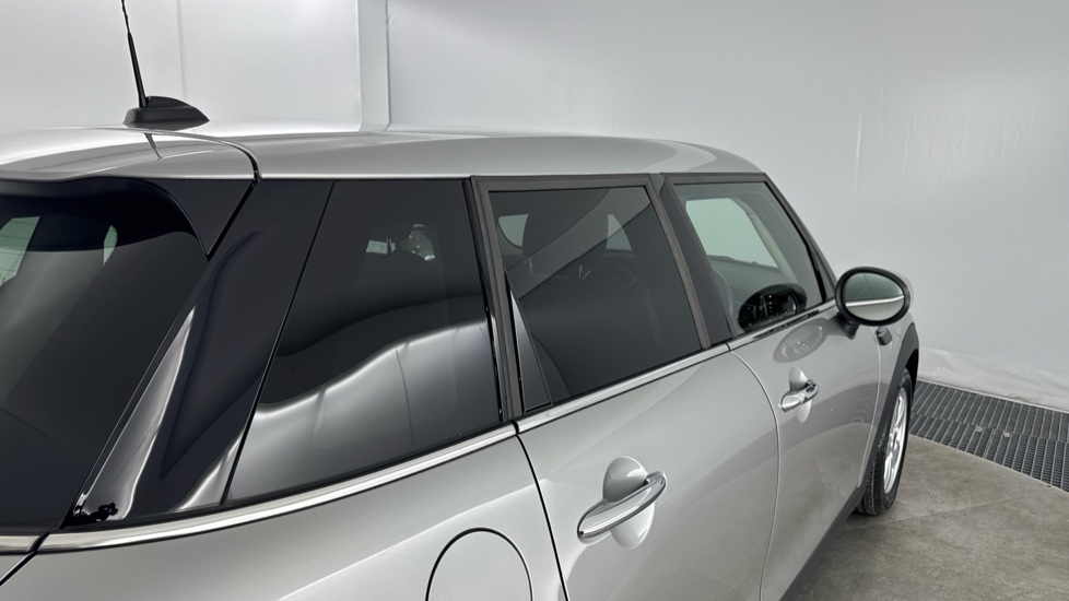 MINI Hatchback 1.5 Cooper Classic Premium 5dr Auto Petrol Hatchback - Image 26