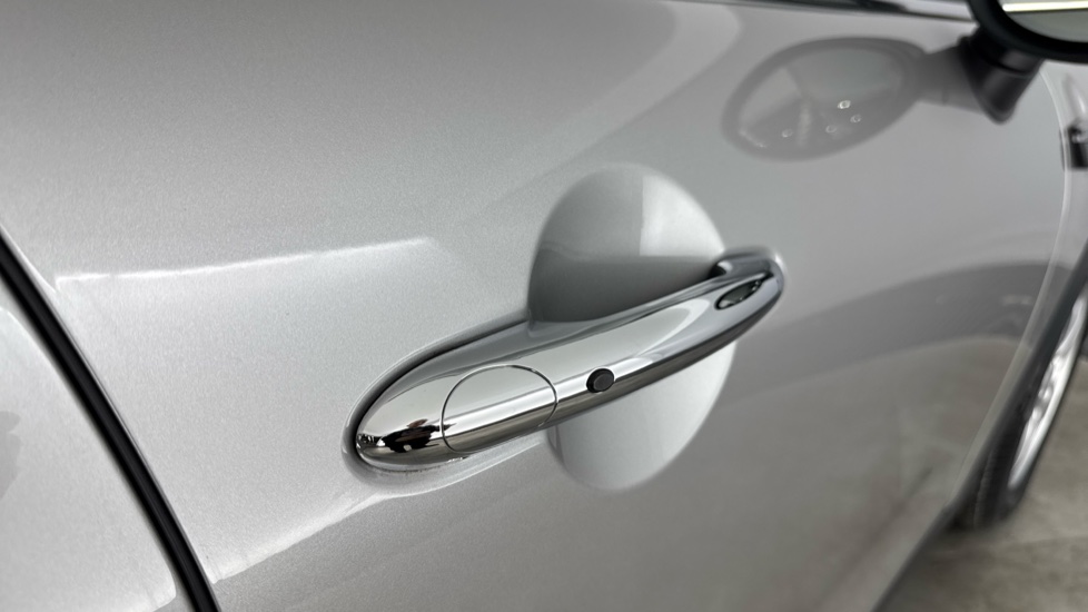 MINI Hatchback 1.5 Cooper Classic Premium 5dr Auto Petrol Hatchback - Image 27