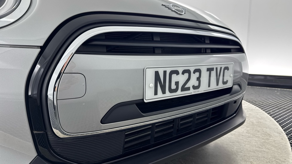 MINI Hatchback 1.5 Cooper Classic Premium 5dr Auto Petrol Hatchback - Image 30