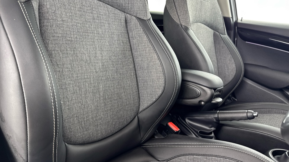 MINI Hatchback 1.5 Cooper Classic Premium 5dr Auto Petrol Hatchback - Image 39
