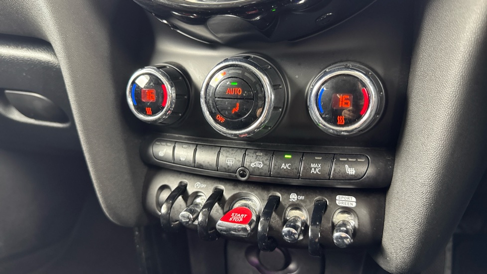 MINI Hatchback 1.5 Cooper Classic Premium 5dr Auto Petrol Hatchback - Image 41
