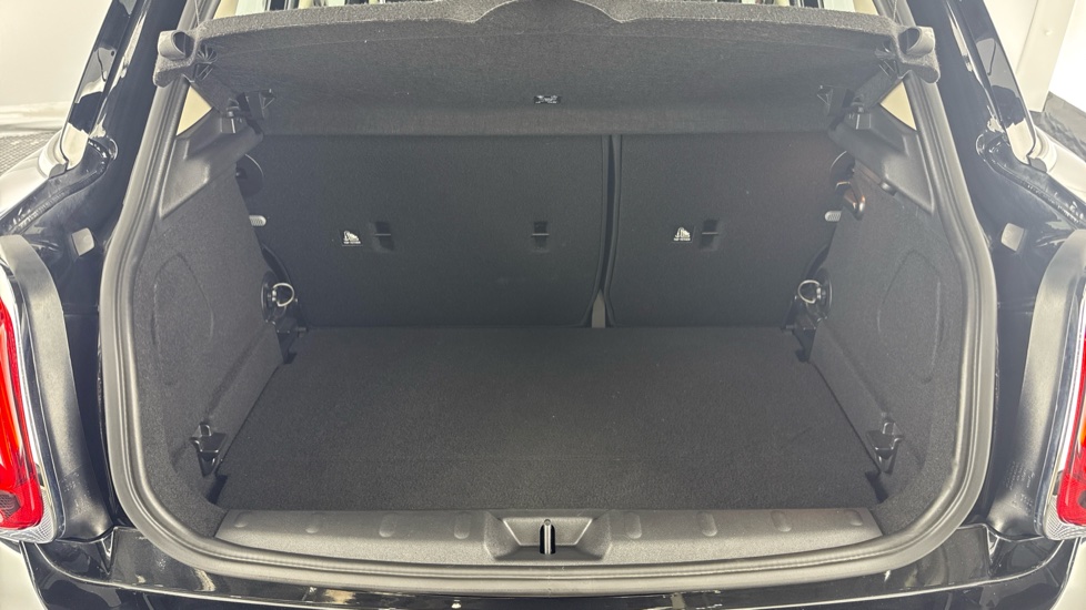 MINI Hatchback 1.5 Cooper Classic Premium 5dr Auto Petrol Hatchback - Image 13