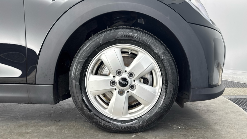 MINI Hatchback 1.5 Cooper Classic Premium 5dr Auto Petrol Hatchback - Image 14