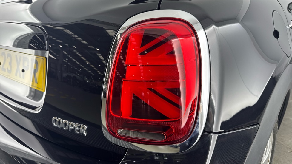 MINI Hatchback 1.5 Cooper Classic Premium 5dr Auto Petrol Hatchback - Image 22