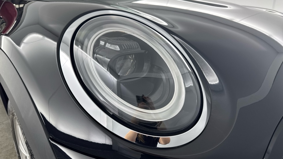 MINI Hatchback 1.5 Cooper Classic Premium 5dr Auto Petrol Hatchback - Image 23