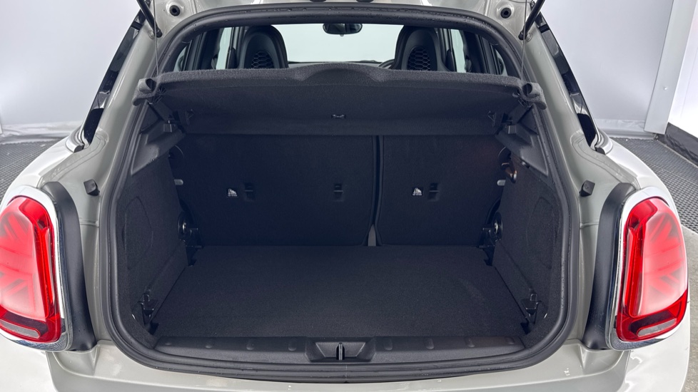 MINI Hatchback 1.5 Cooper Sport II 5dr Auto Petrol Hatchback - Image 13