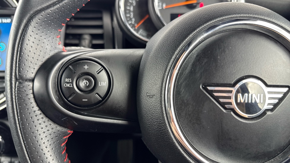 MINI Hatchback 1.5 Cooper Sport II 5dr Auto Petrol Hatchback - Image 17