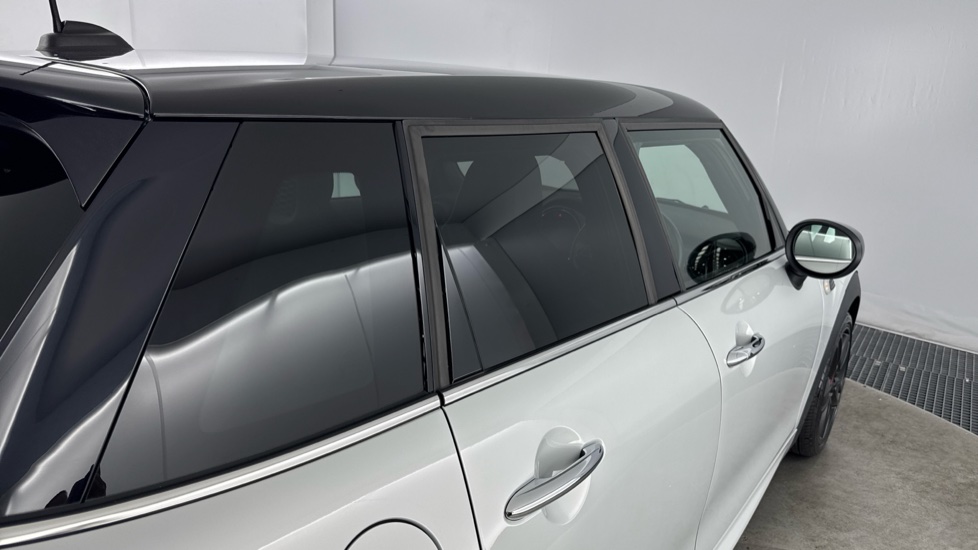 MINI Hatchback 1.5 Cooper Sport II 5dr Auto Petrol Hatchback - Image 27