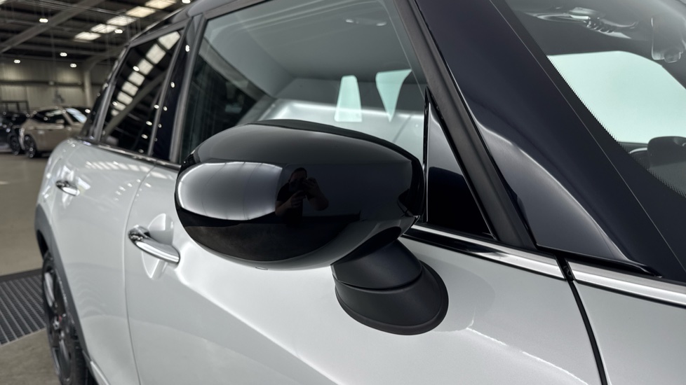 MINI Hatchback 1.5 Cooper Sport II 5dr Auto Petrol Hatchback - Image 29