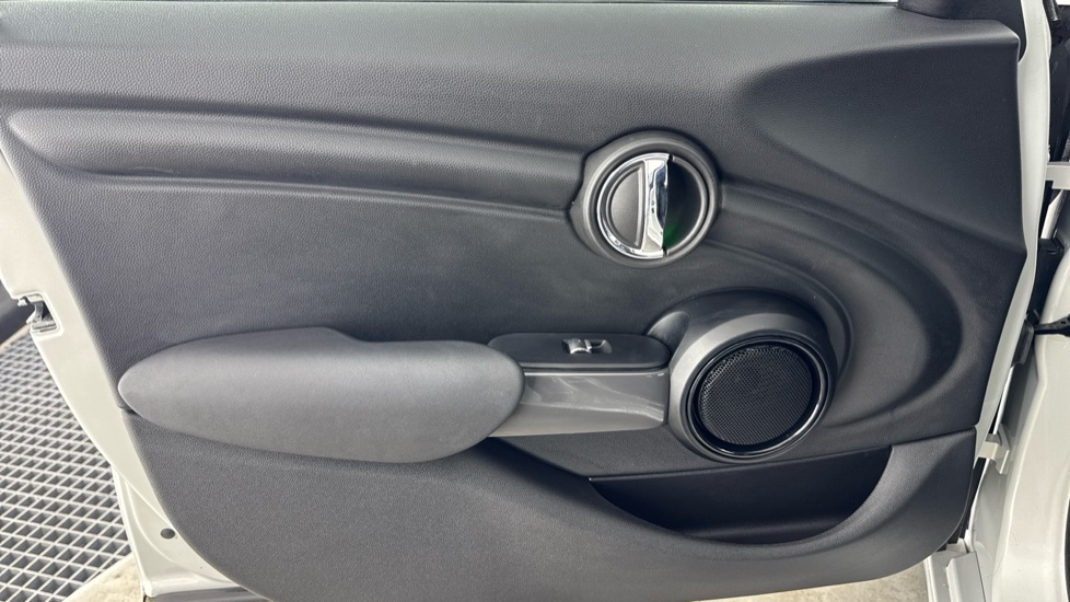 MINI Hatchback 1.5 Cooper Sport II 5dr Auto Petrol Hatchback - Image 32