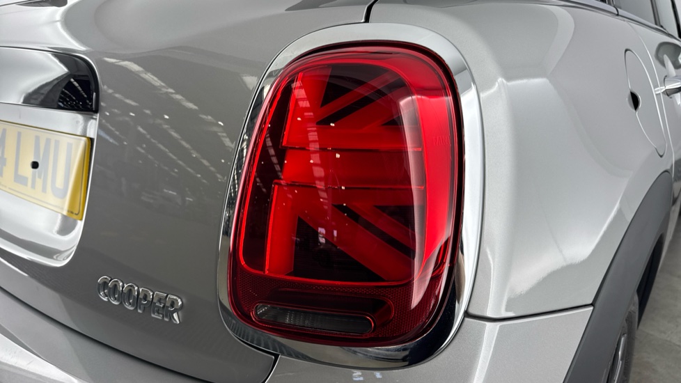 MINI Cooper 1.5 C Classic 5dr Auto Petrol Hatchback - Image 22