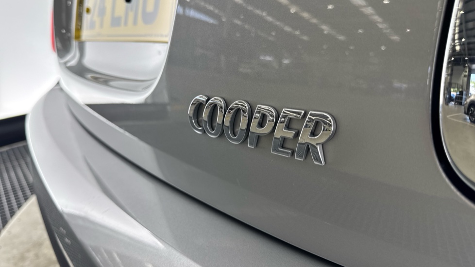MINI Cooper 1.5 C Classic 5dr Auto Petrol Hatchback - Image 24