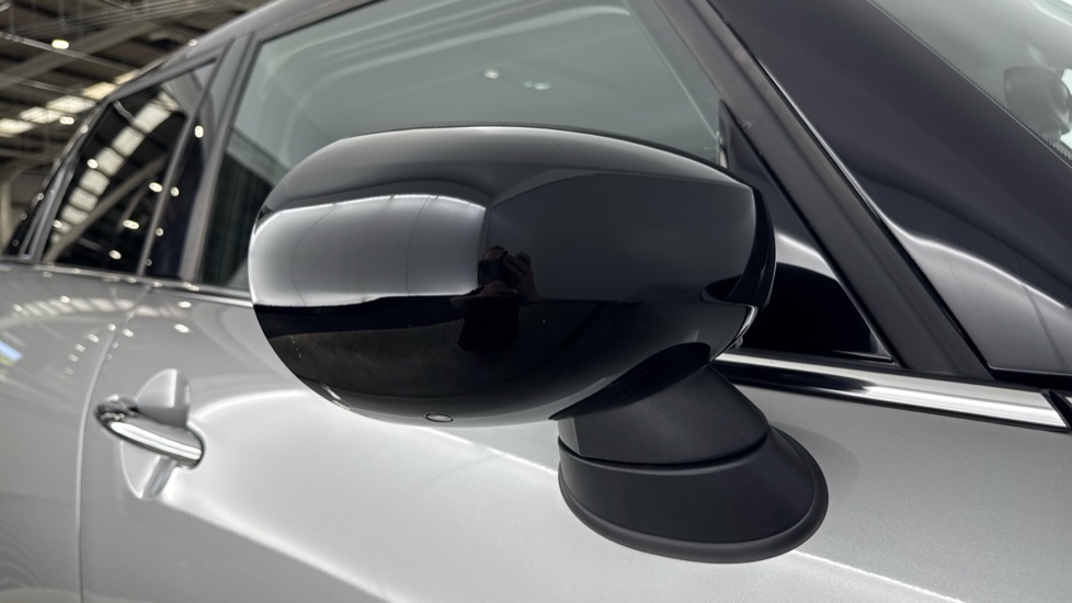 MINI Cooper 1.5 C Classic 5dr Auto Petrol Hatchback - Image 28