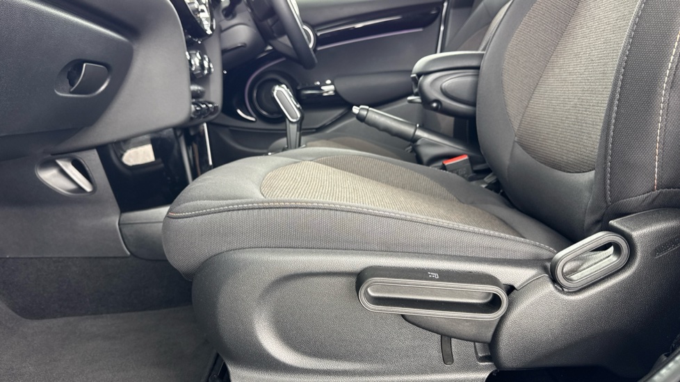 MINI Cooper 1.5 C Classic 5dr Auto Petrol Hatchback - Image 33