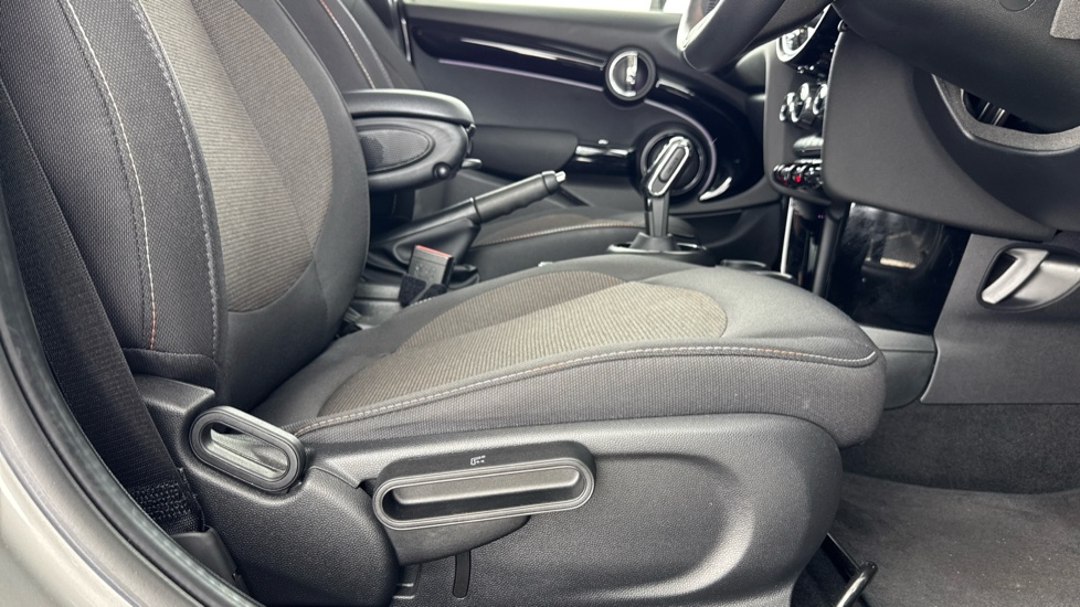 MINI Cooper 1.5 C Classic 5dr Auto Petrol Hatchback - Image 41