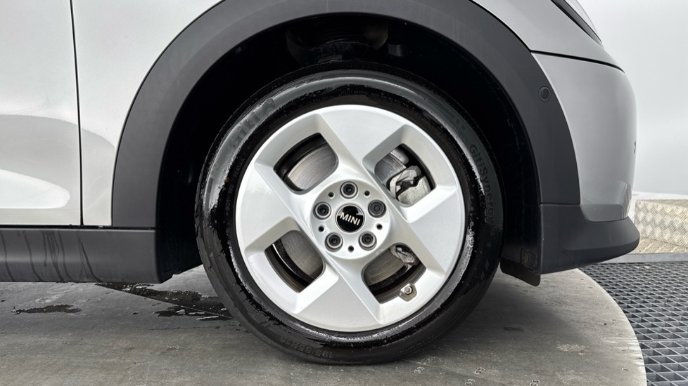 MINI Cooper 1.5 C Classic 5dr Auto Petrol Hatchback - Image 14
