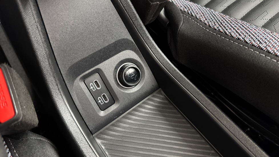 MINI Cooper 1.5 C Classic 5dr Auto Petrol Hatchback - Image 50