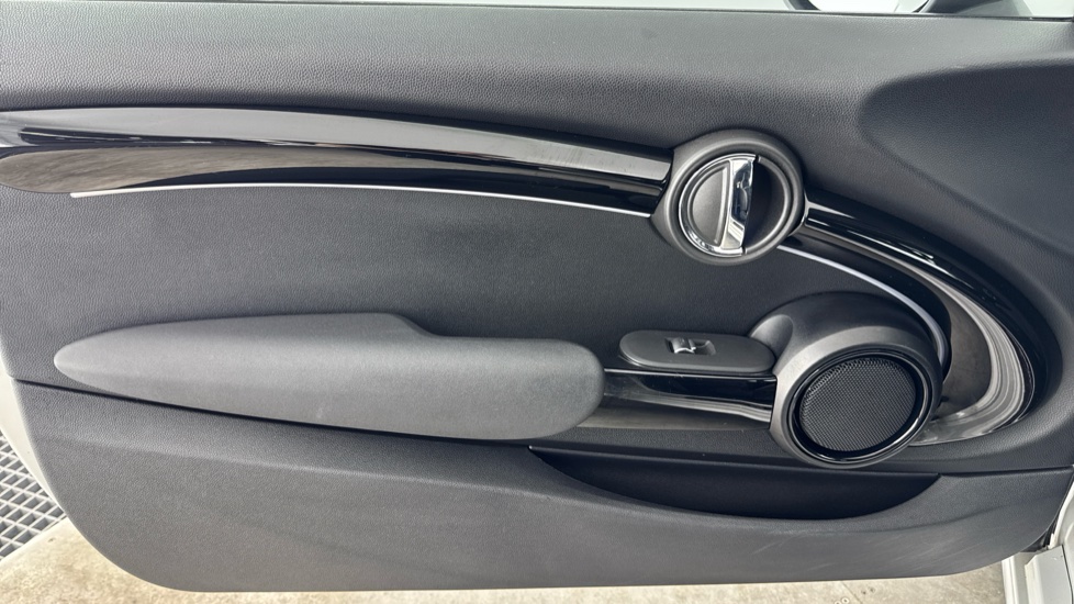 MINI Hatchback 1.5 Cooper Sport 3dr Petrol Hatchback - Image 31