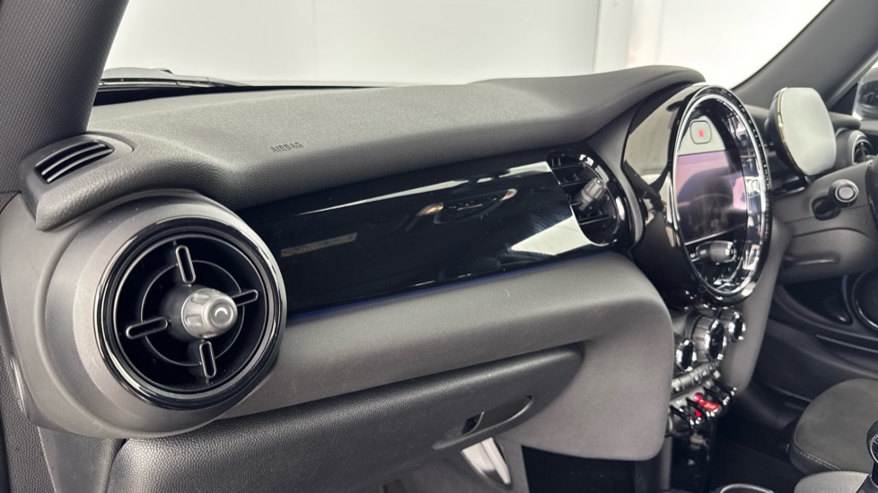 MINI Hatchback 1.5 Cooper Sport 3dr Petrol Hatchback - Image 33