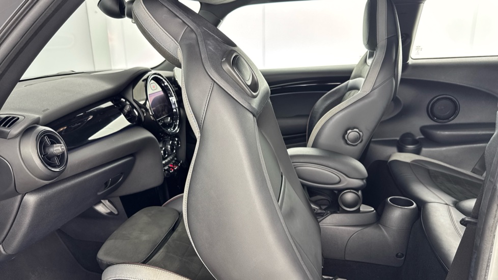 MINI Hatchback 1.5 Cooper Sport 3dr Petrol Hatchback - Image 34