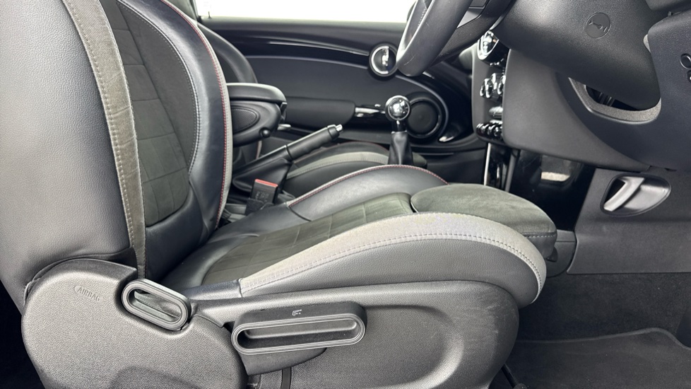 MINI Hatchback 1.5 Cooper Sport 3dr Petrol Hatchback - Image 38
