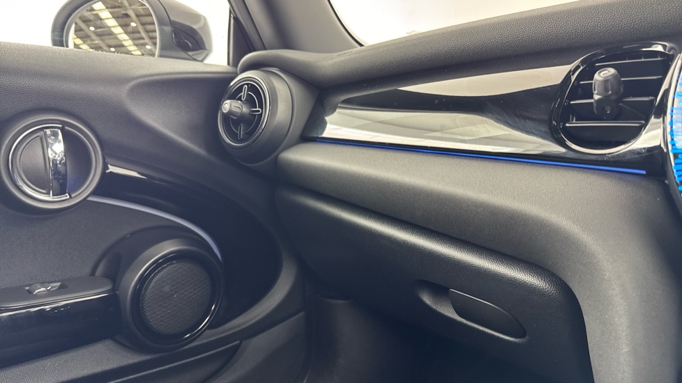 MINI Hatchback 1.5 Cooper Sport 3dr Petrol Hatchback - Image 43