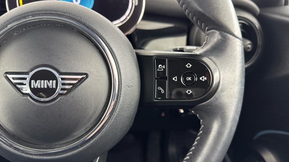 MINI Hatchback 135kW Cooper S Level 3 33kWh 3dr Auto Electric Hatchback - Image 18