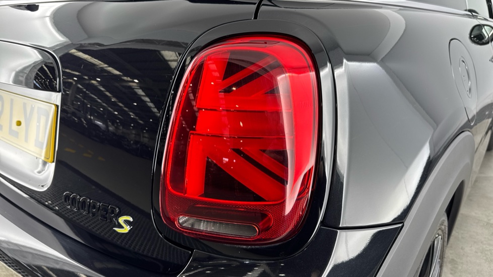 MINI Hatchback 135kW Cooper S Level 3 33kWh 3dr Auto Electric Hatchback - Image 22